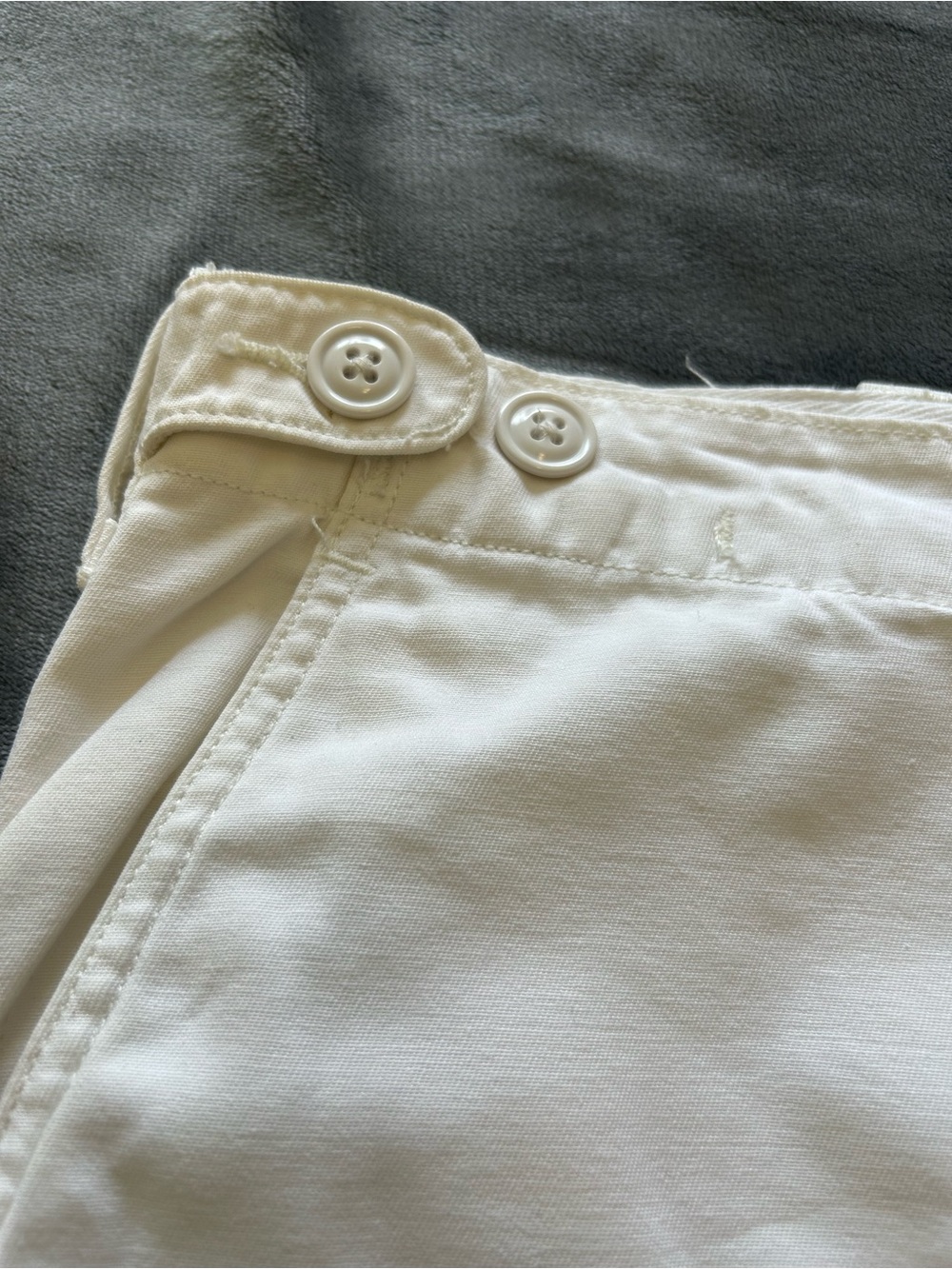 Polo Ralph Lauren White Cargo Shorts with Utility Pockets - Picture 2 of 7